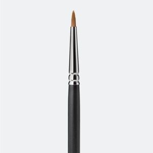 MAC 209 Eyeliner Brush NWT Full size New In Original Sleeve